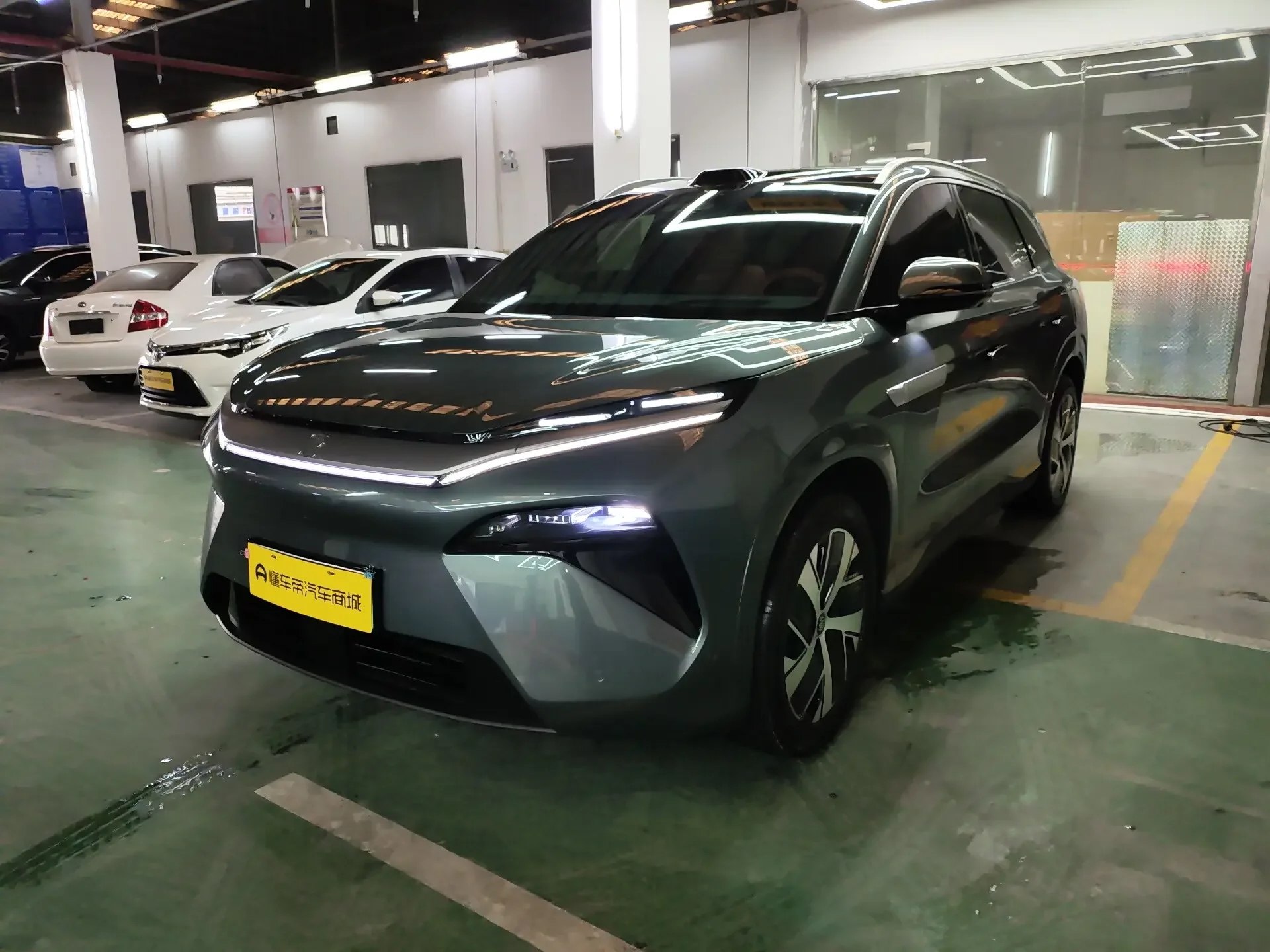 BYD Tang L EV  из Китая