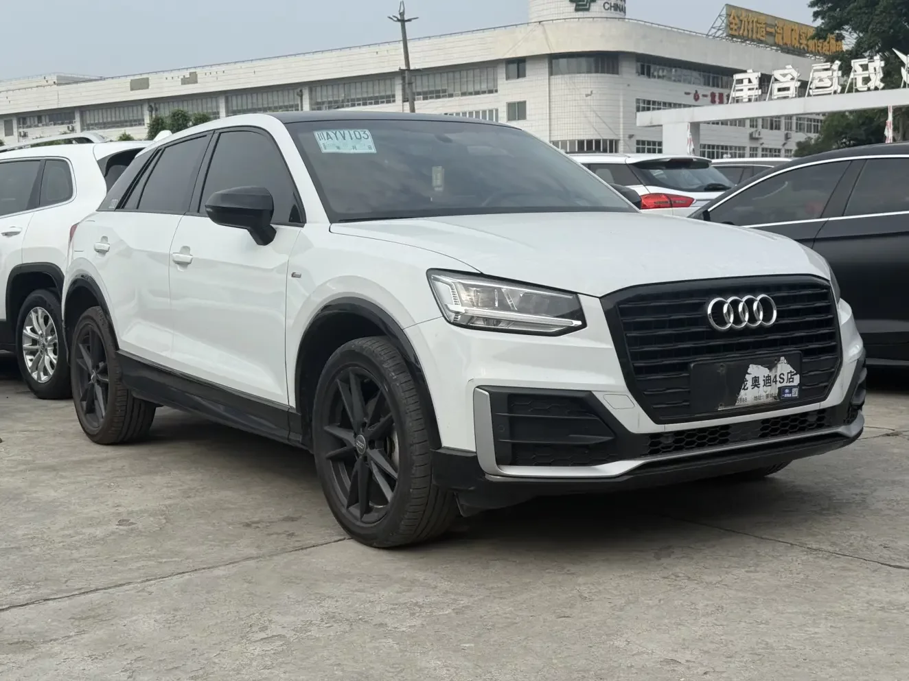 Audi Q2L