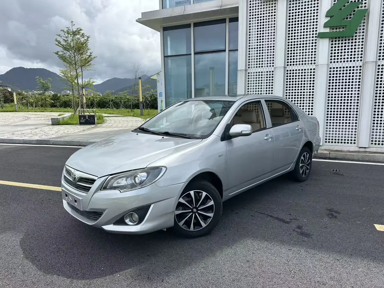 Toyota corolla  из Китая