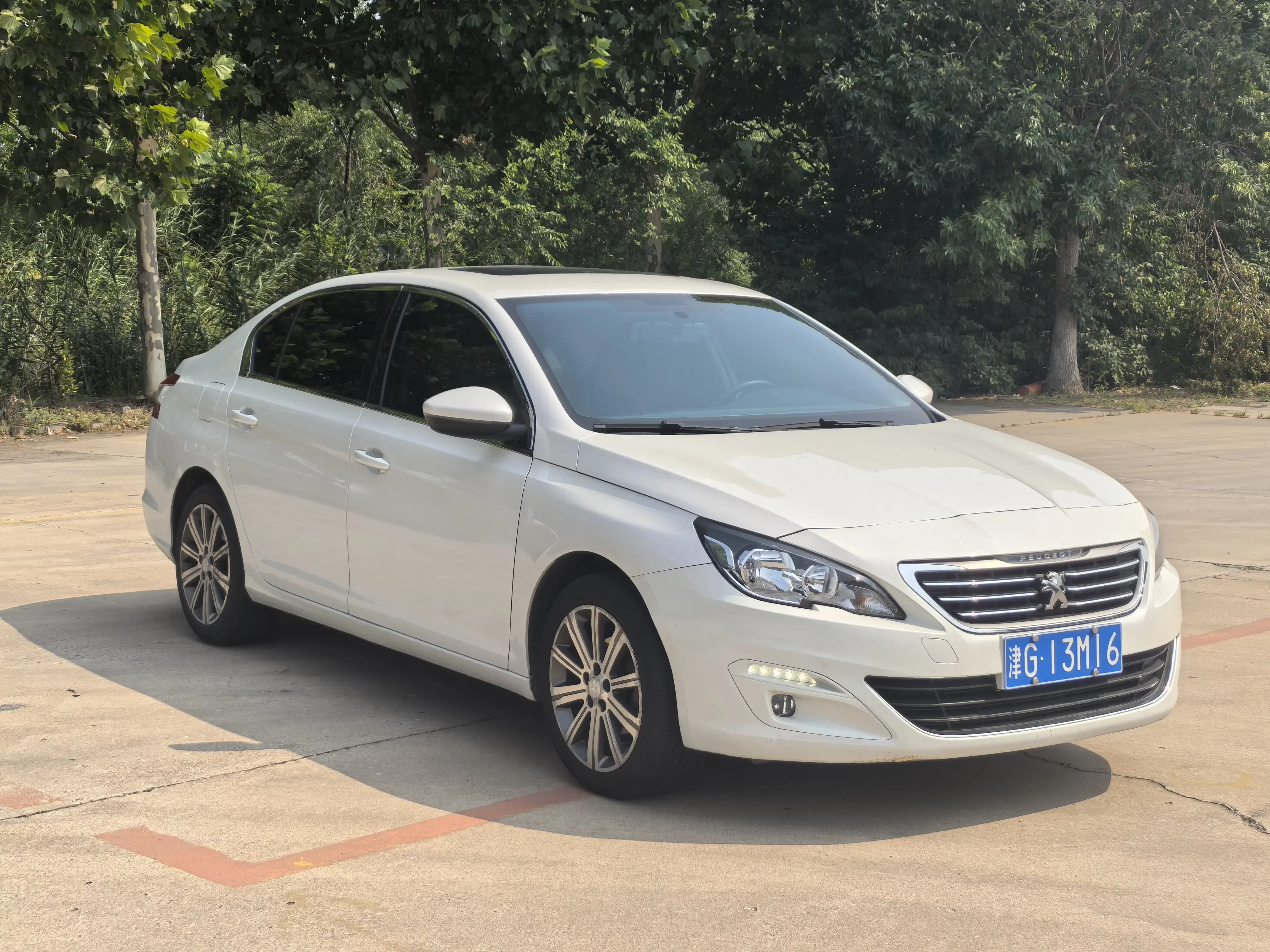 Peugeot 408