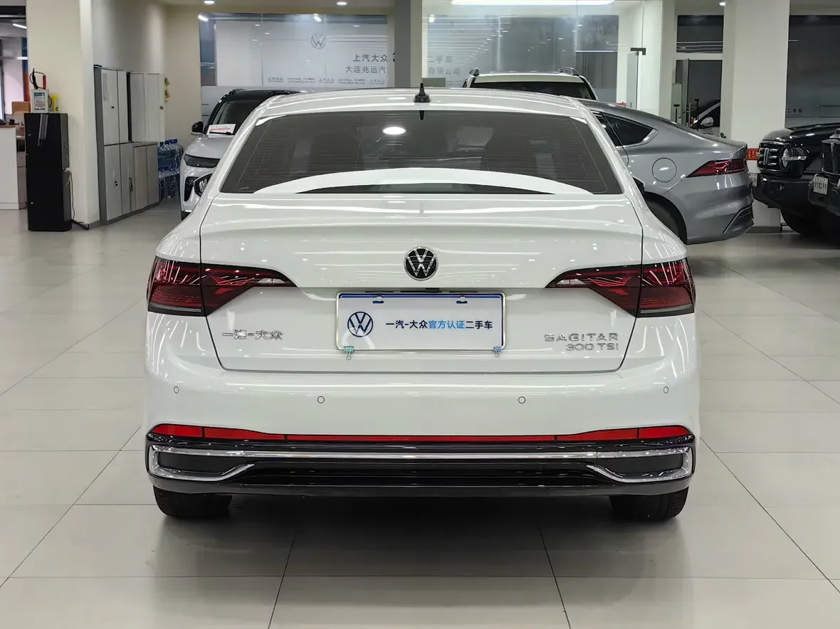 Volkswagen Sagitar