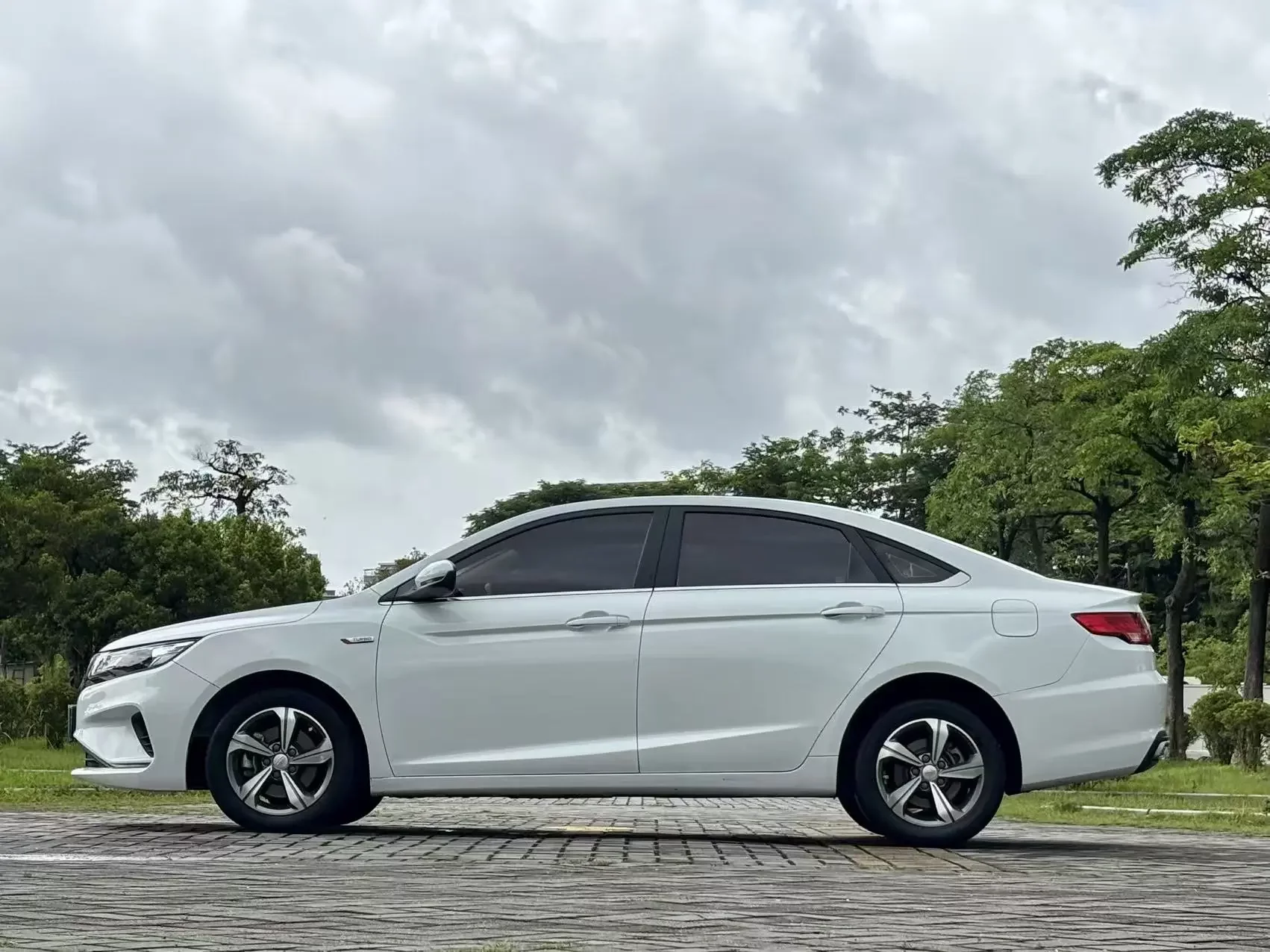 Geely Emgrand GL