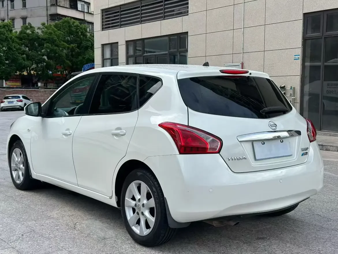 Nissan Tiida