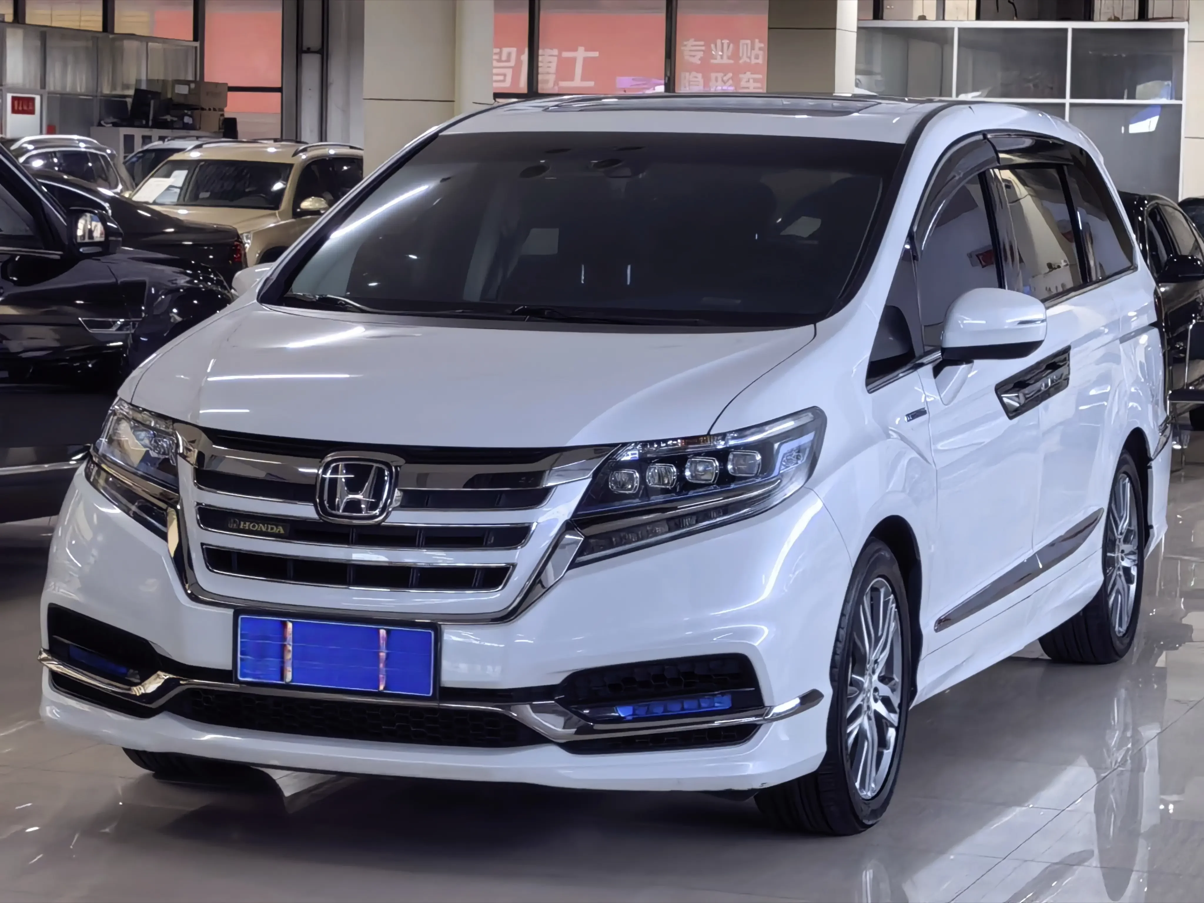 Honda Elysion (Alison)  из Китая