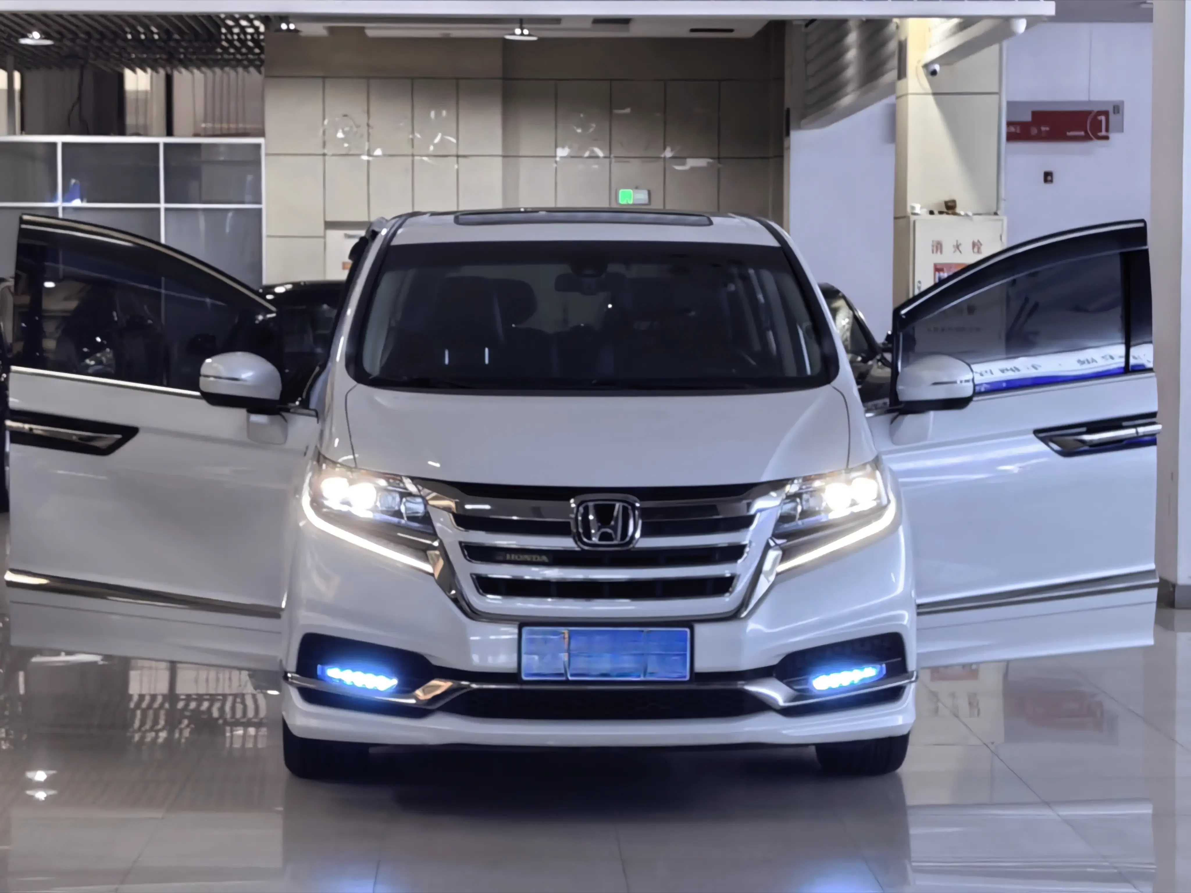 Honda Elysion (Alison)  из Китая