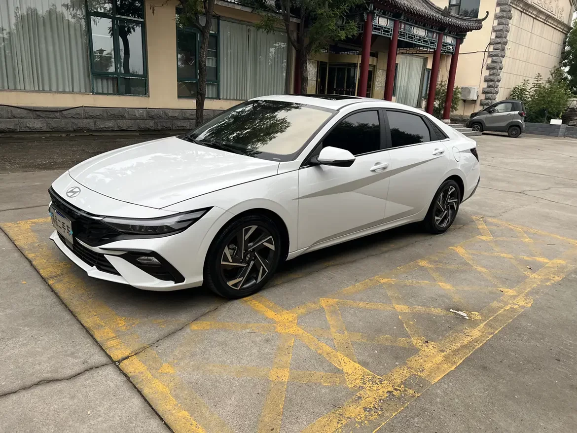 Hyundai Elantra