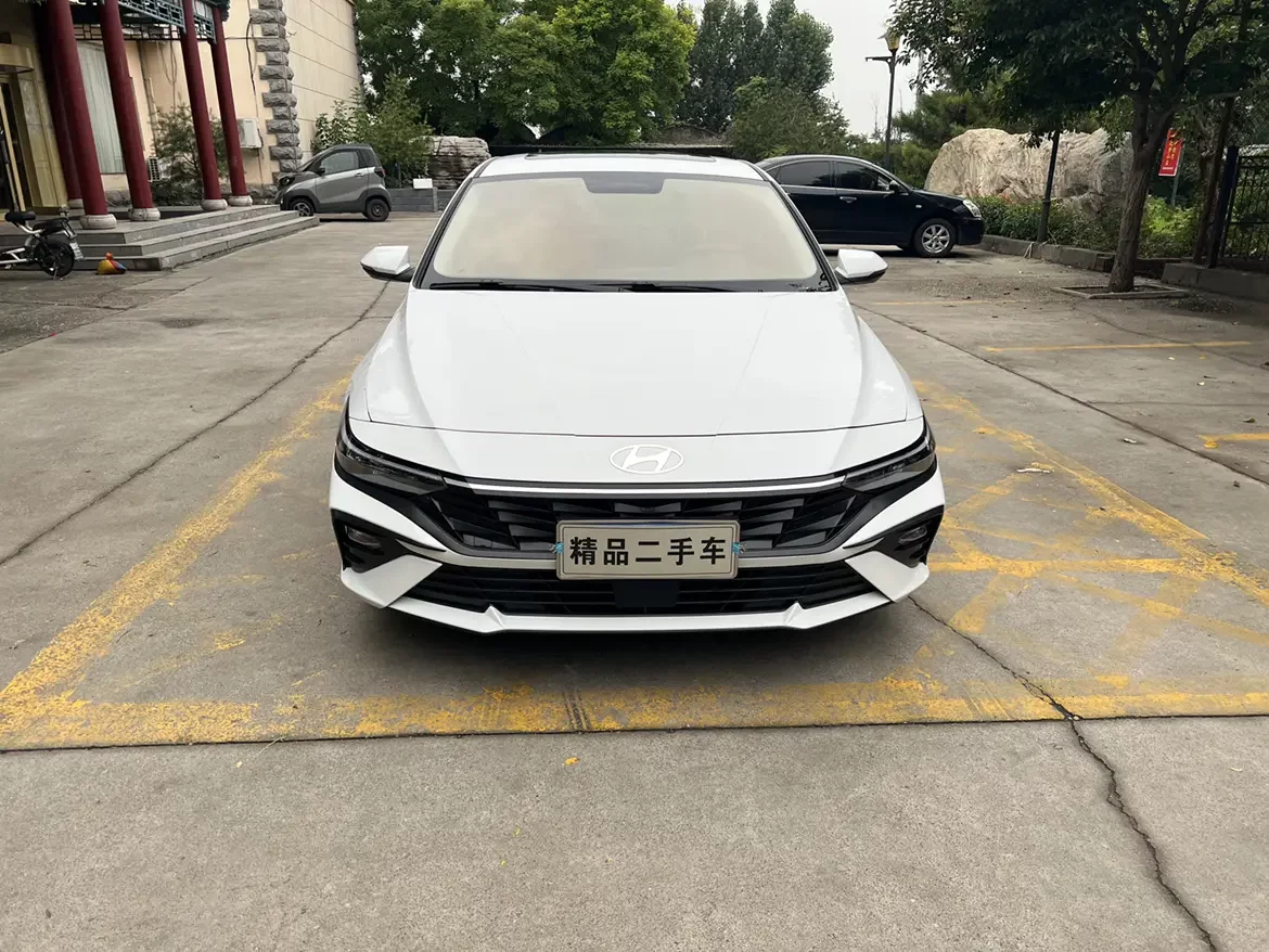 Hyundai Elantra
