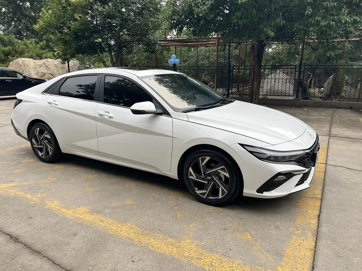 Hyundai Elantra