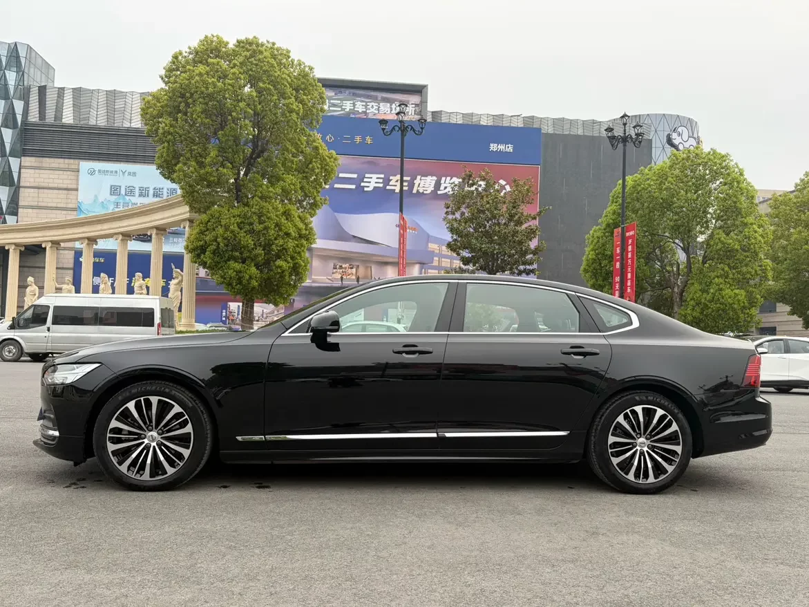 Volvo S90