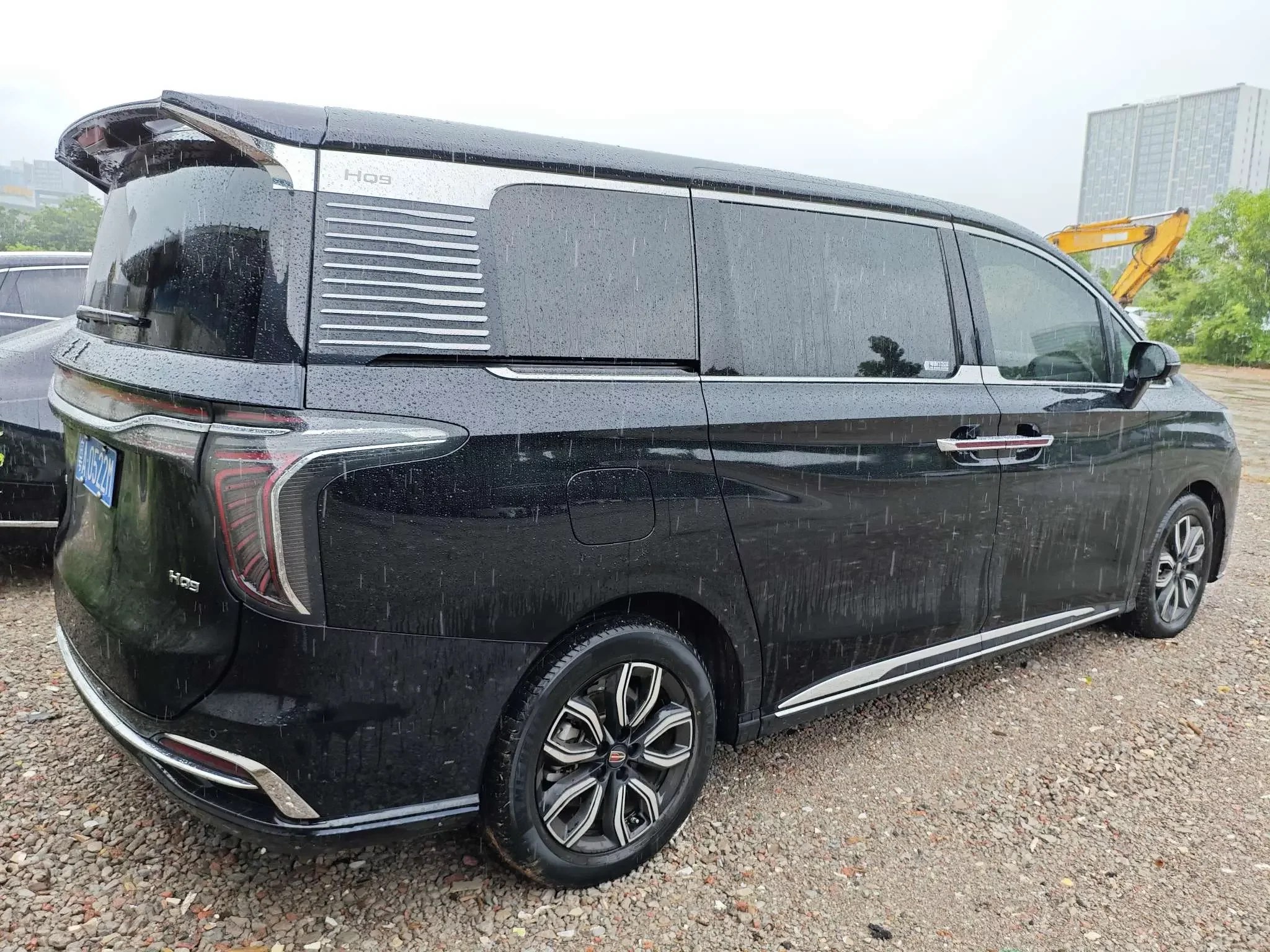 Hongqi HQ9