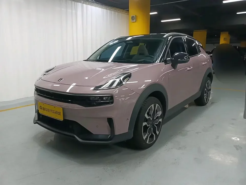 Lynk & Co 06