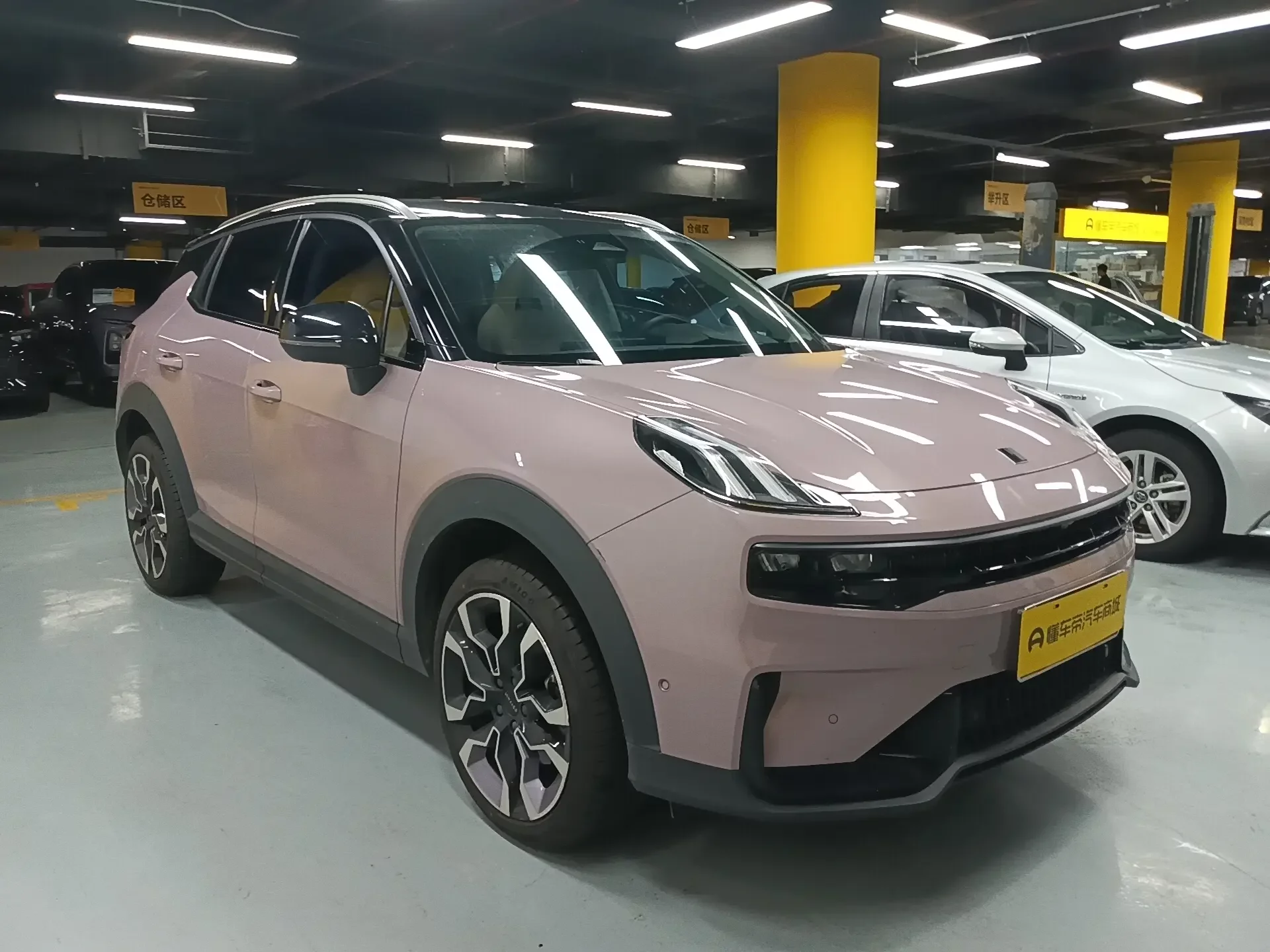 Lynk & Co 06