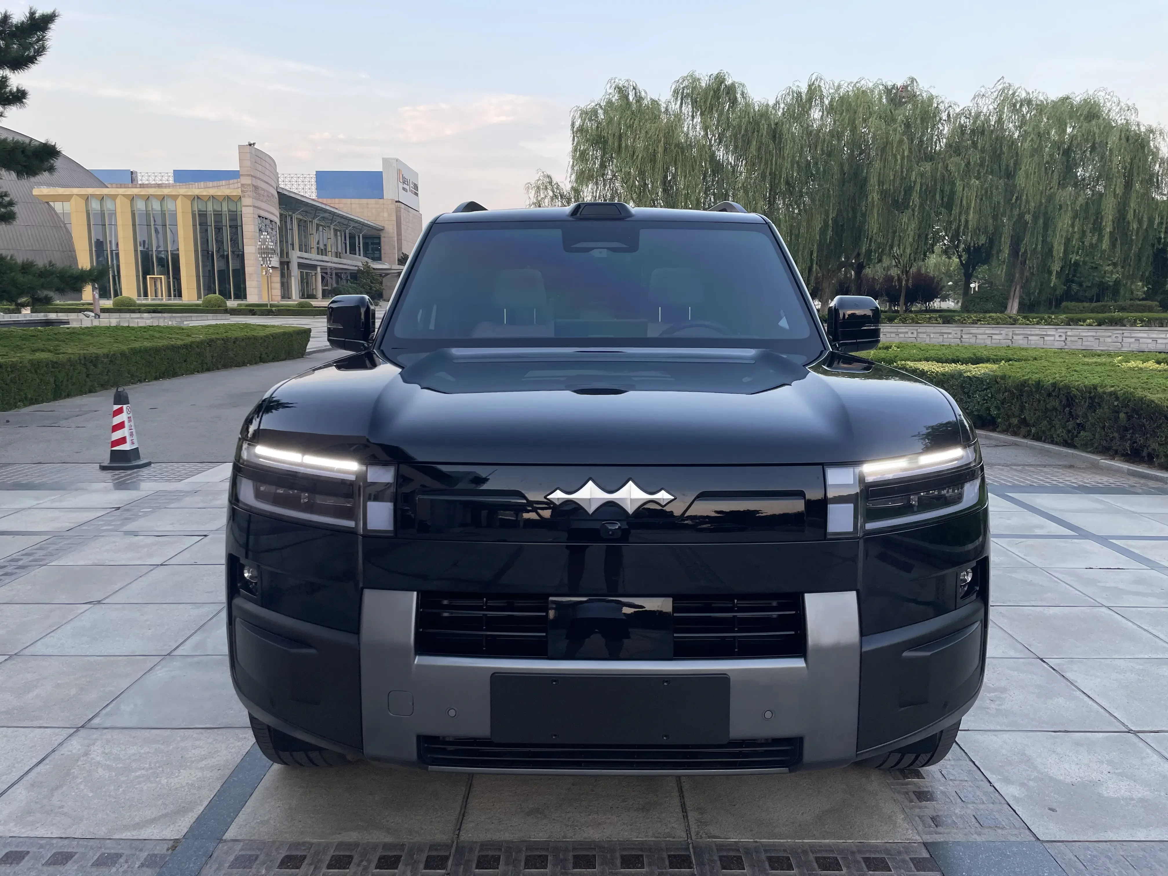 BYD Leopard Titanium 7 PHEV