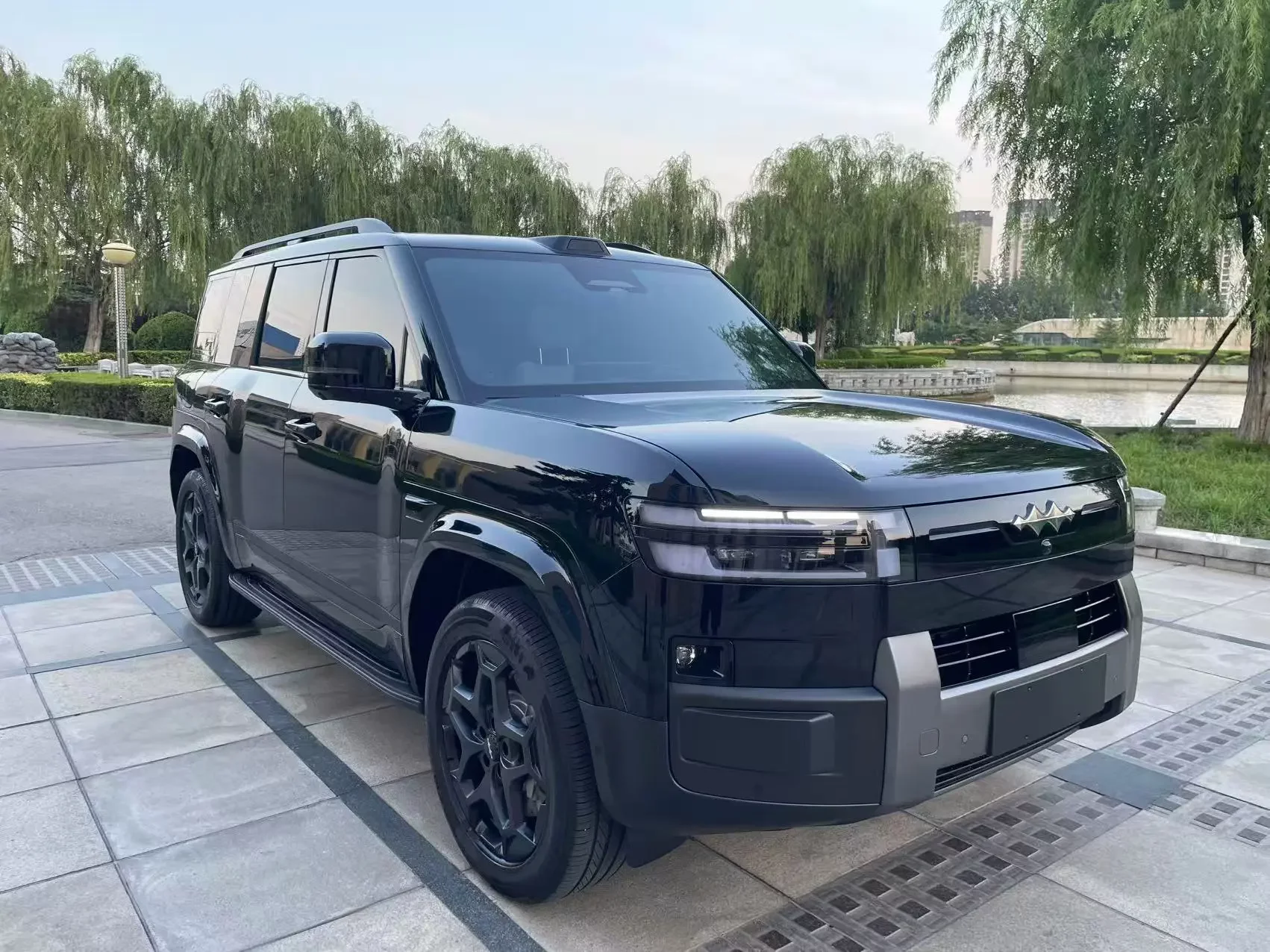 BYD Leopard Titanium 7 PHEV