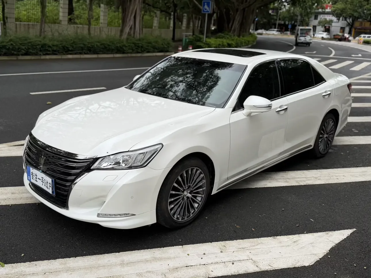 Toyota crown