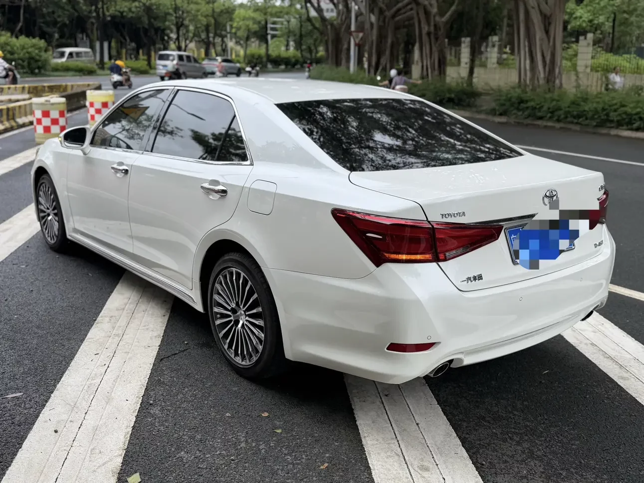 Toyota crown