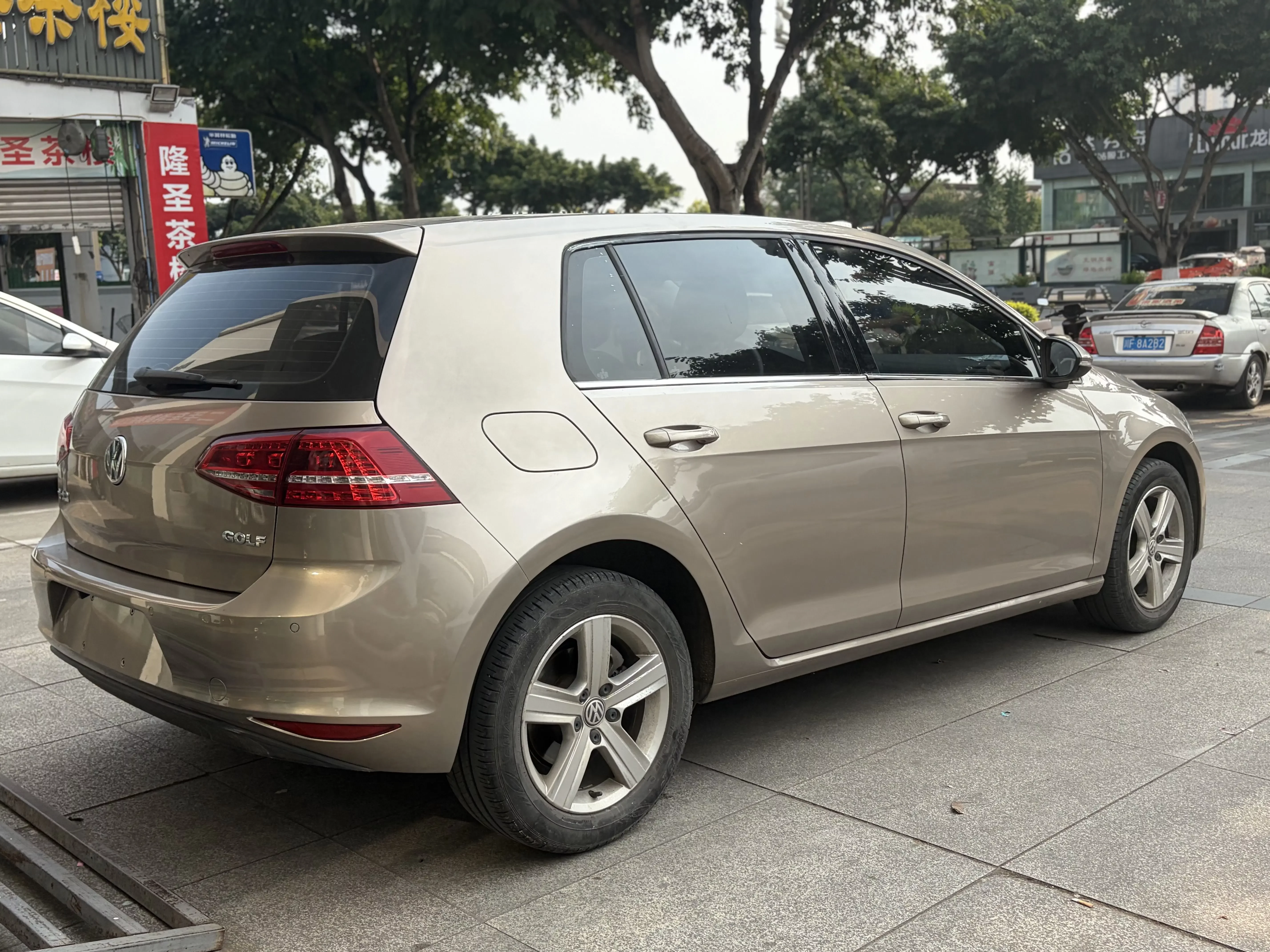 Volkswagen golf