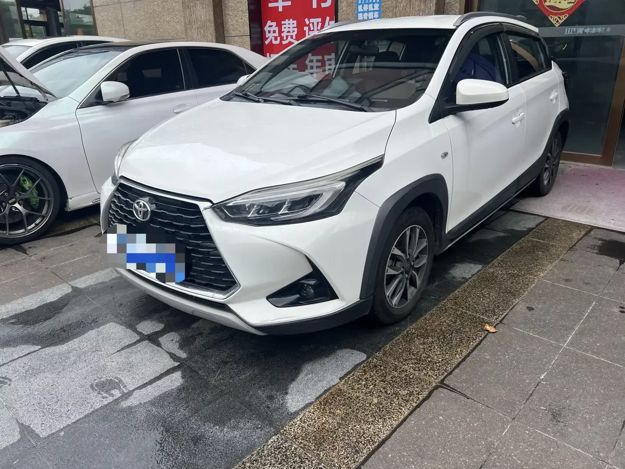 Toyota Yaris L