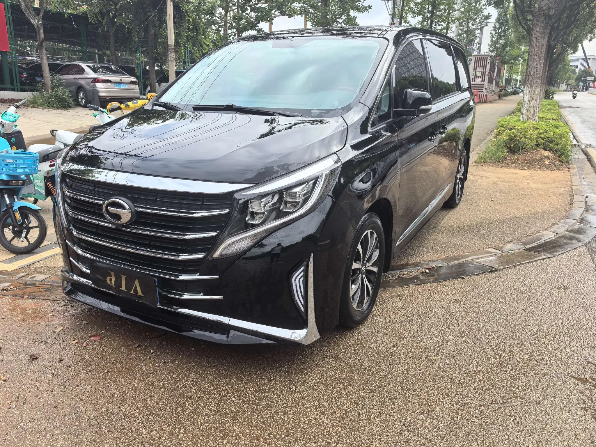 GAC Trumpchi M8  из Китая