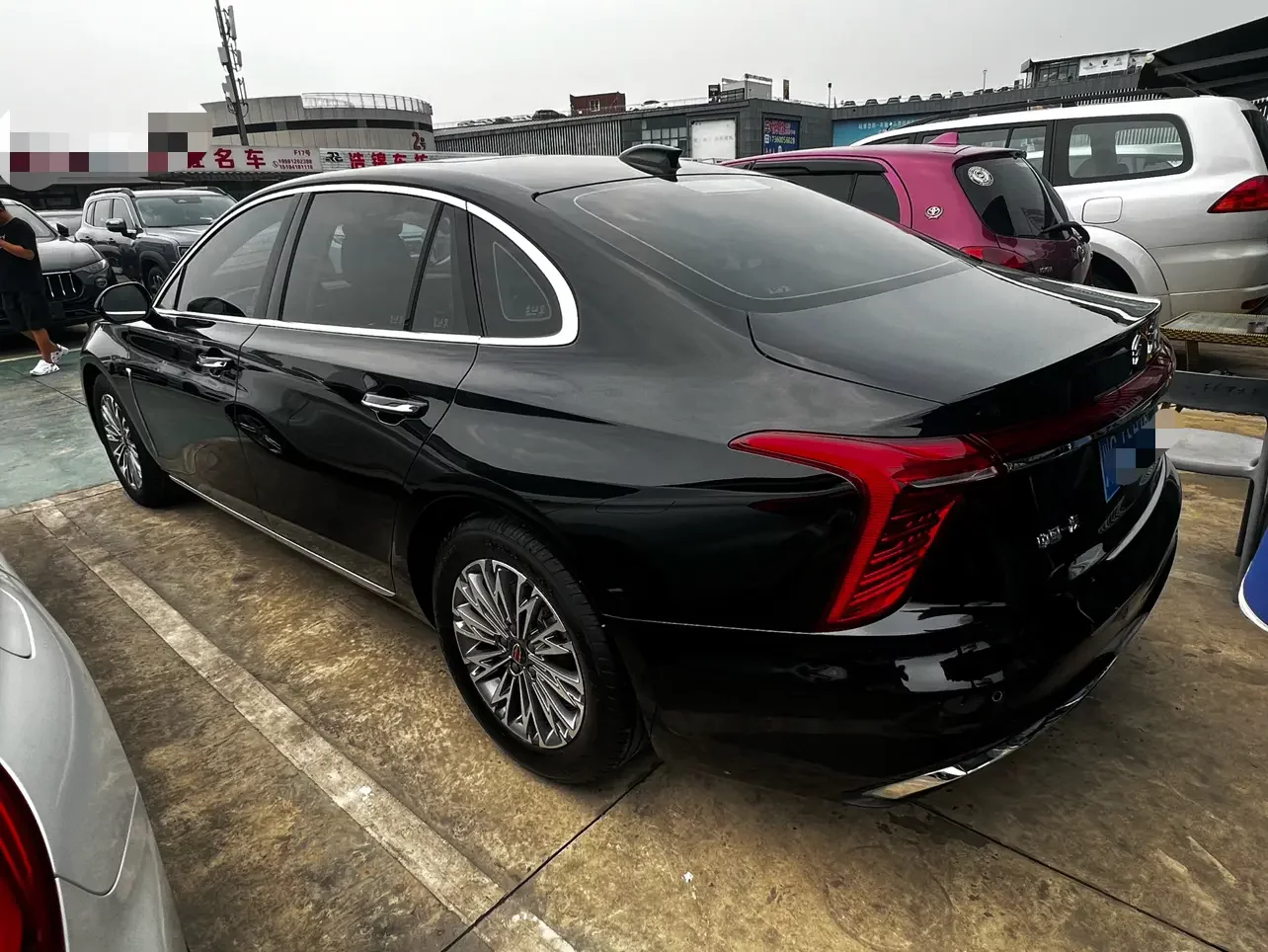 Hongqi H5