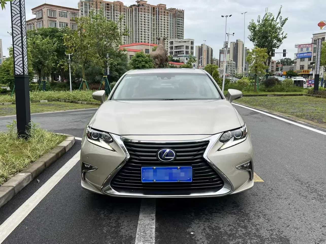 Lexus ES