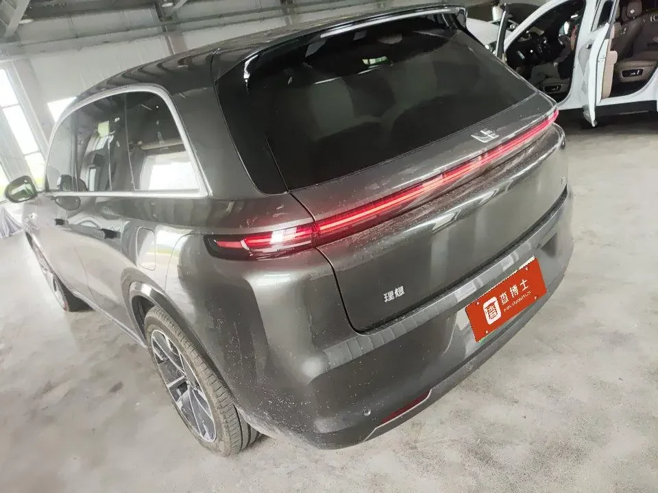 Lixiang L8