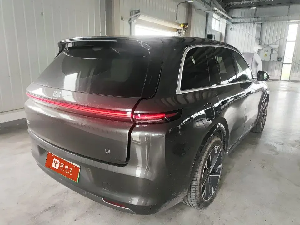 Lixiang L8