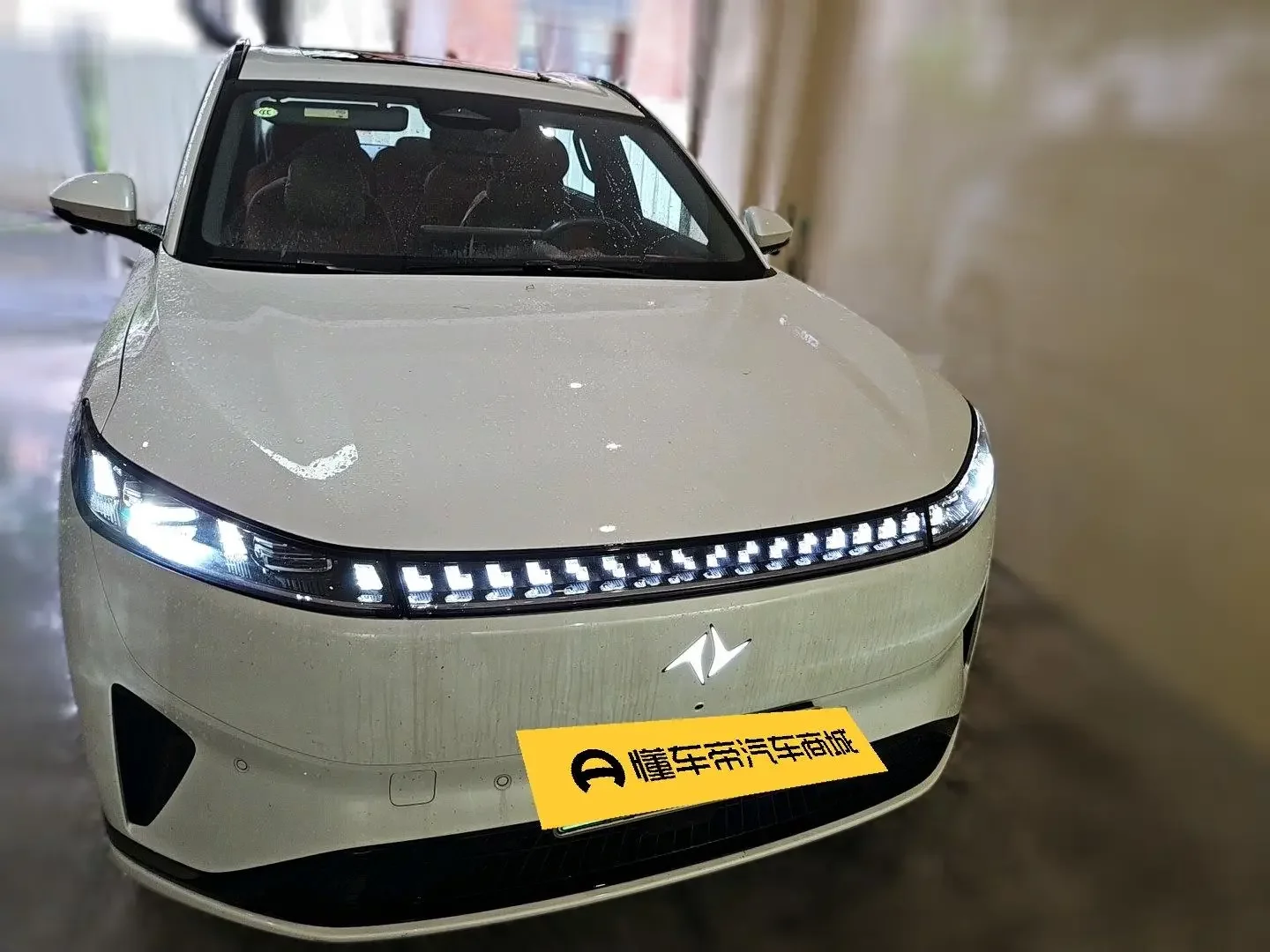 Dongfeng Yipai 008  из Китая
