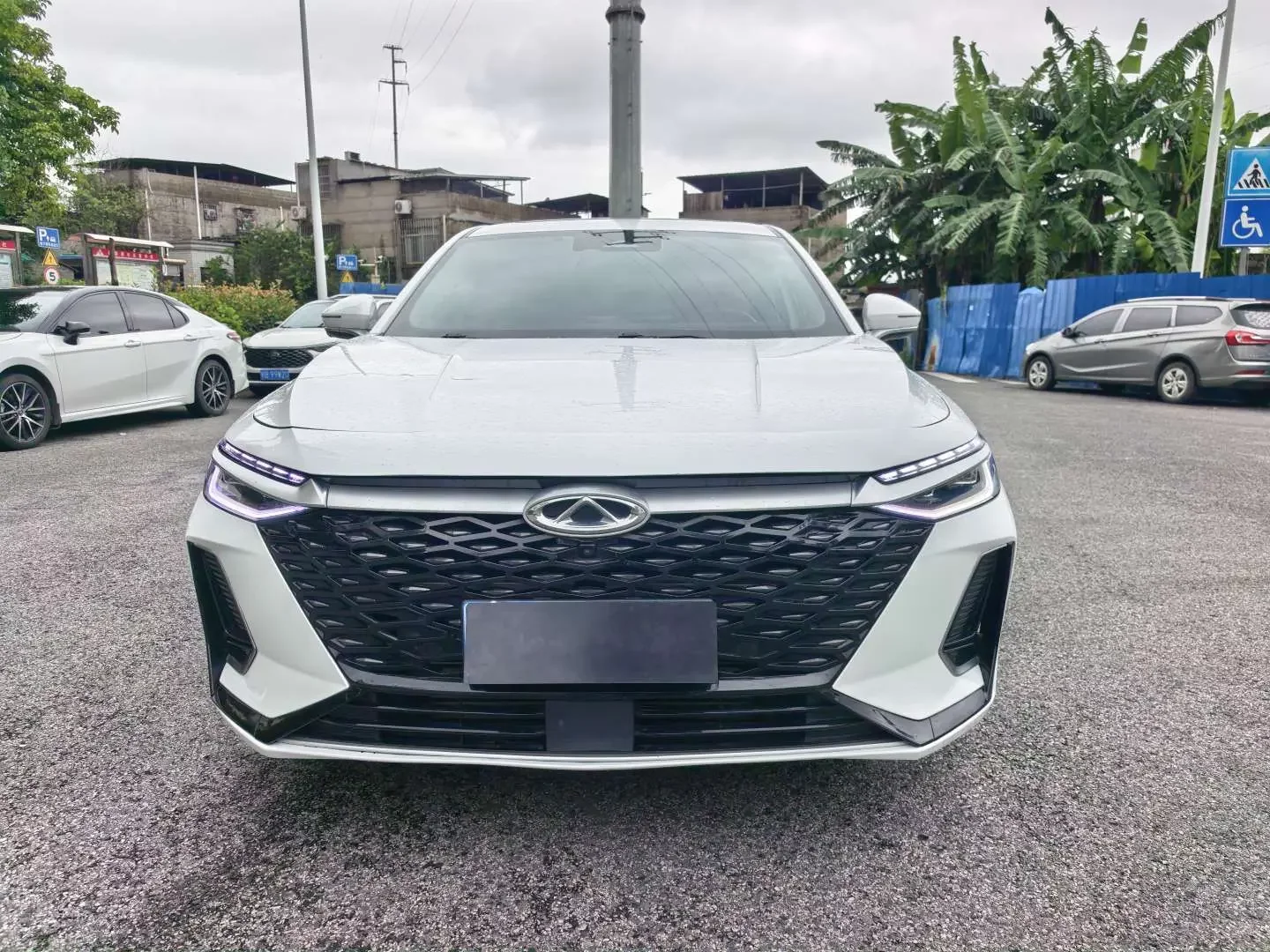 Chery Arrizo 8
