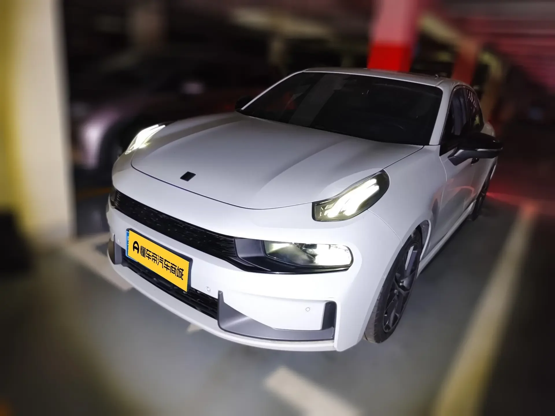 Lynk & Co 03