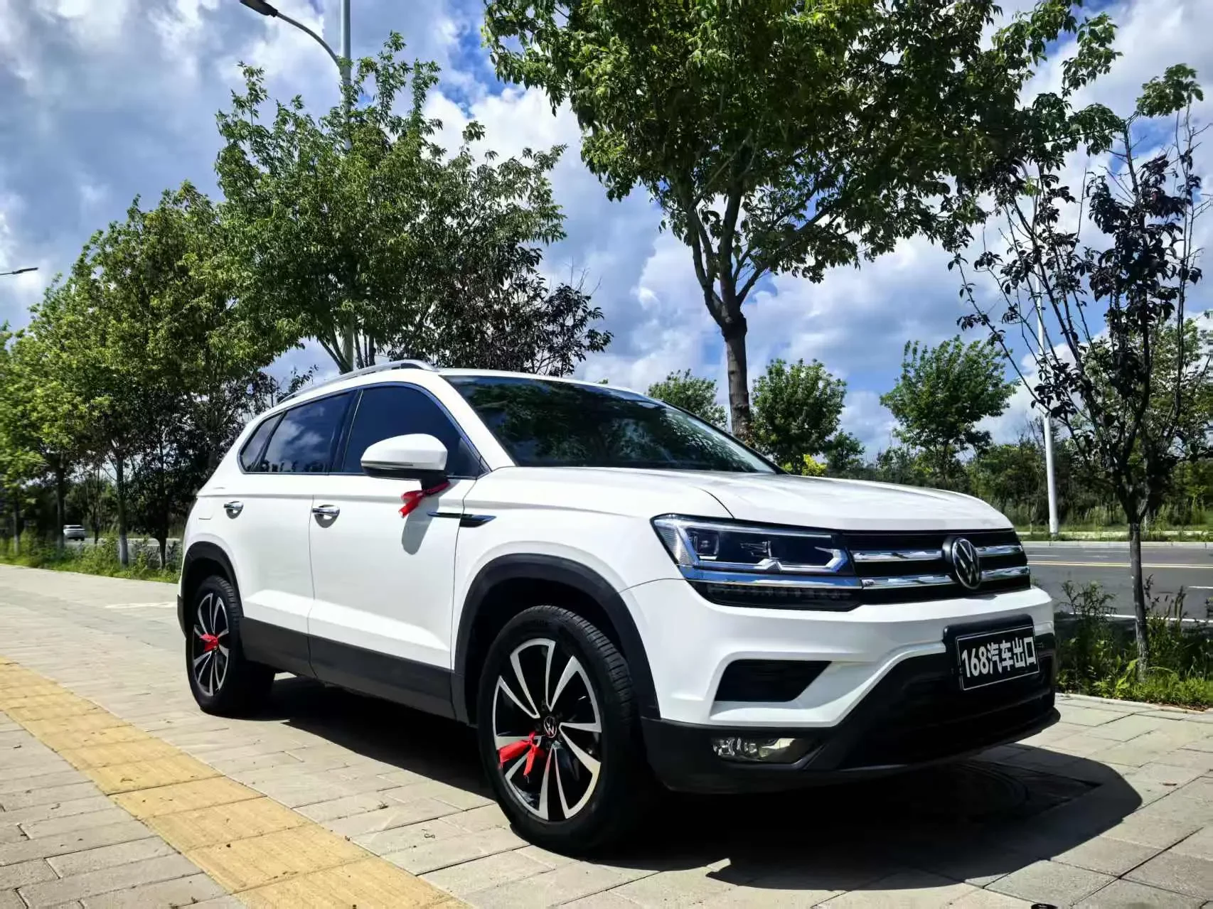 Volkswagen Tharu