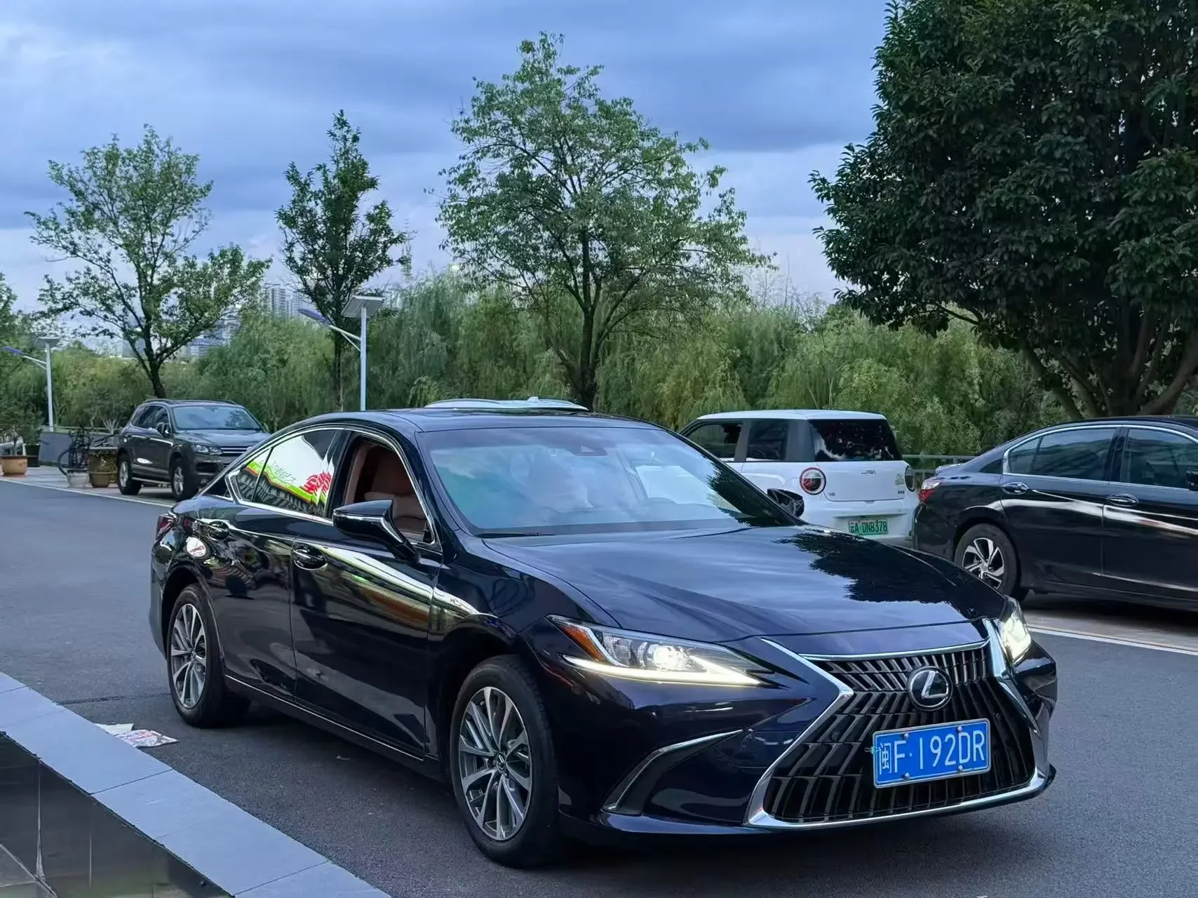 Lexus ES