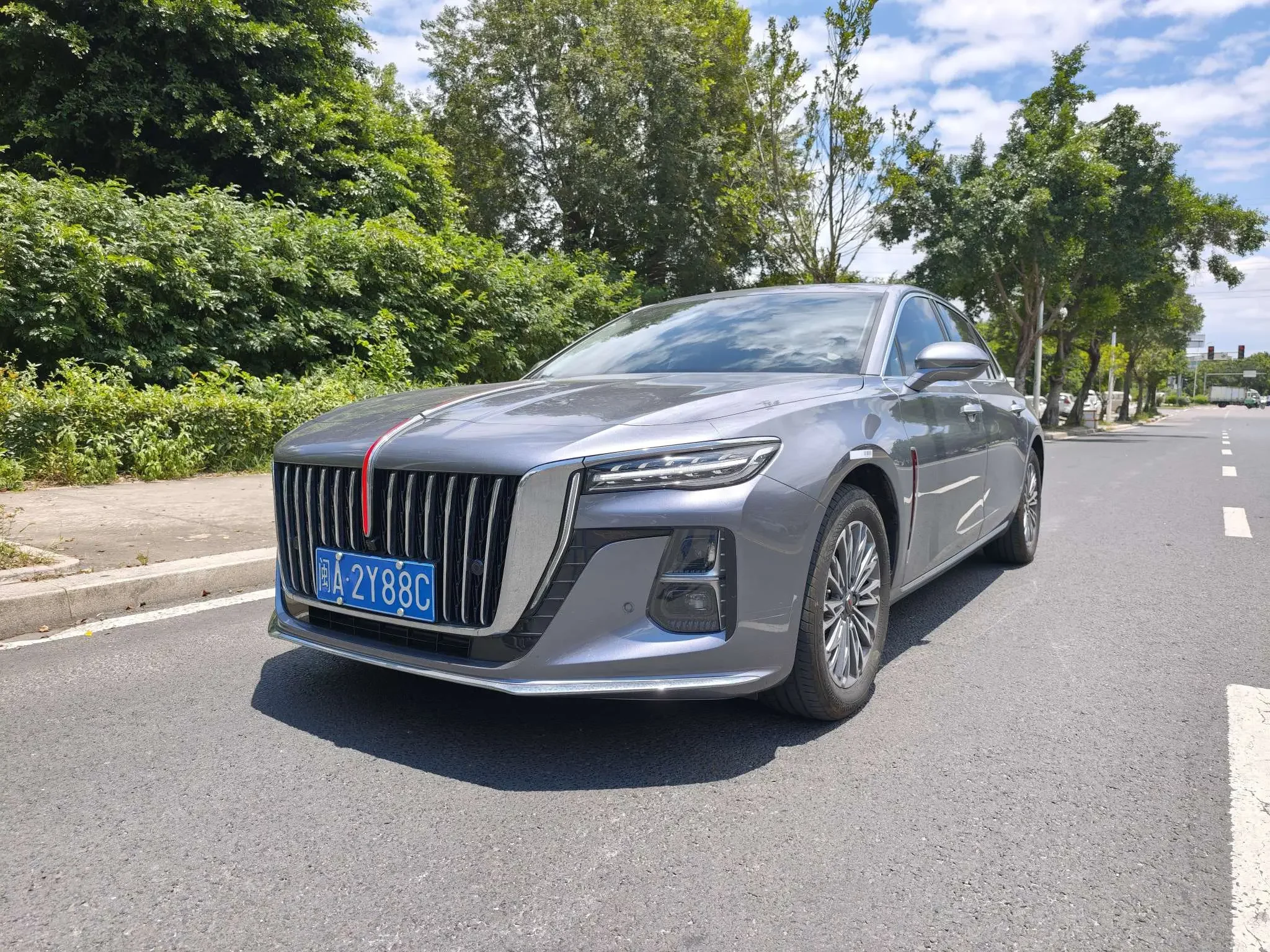Hongqi H5