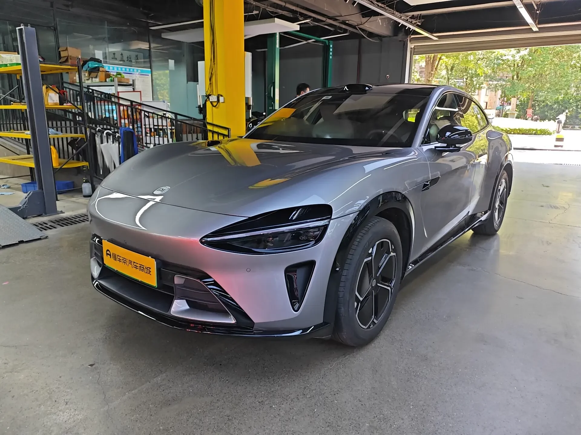 Xiaomi car Xiaomi YU7  из Китая