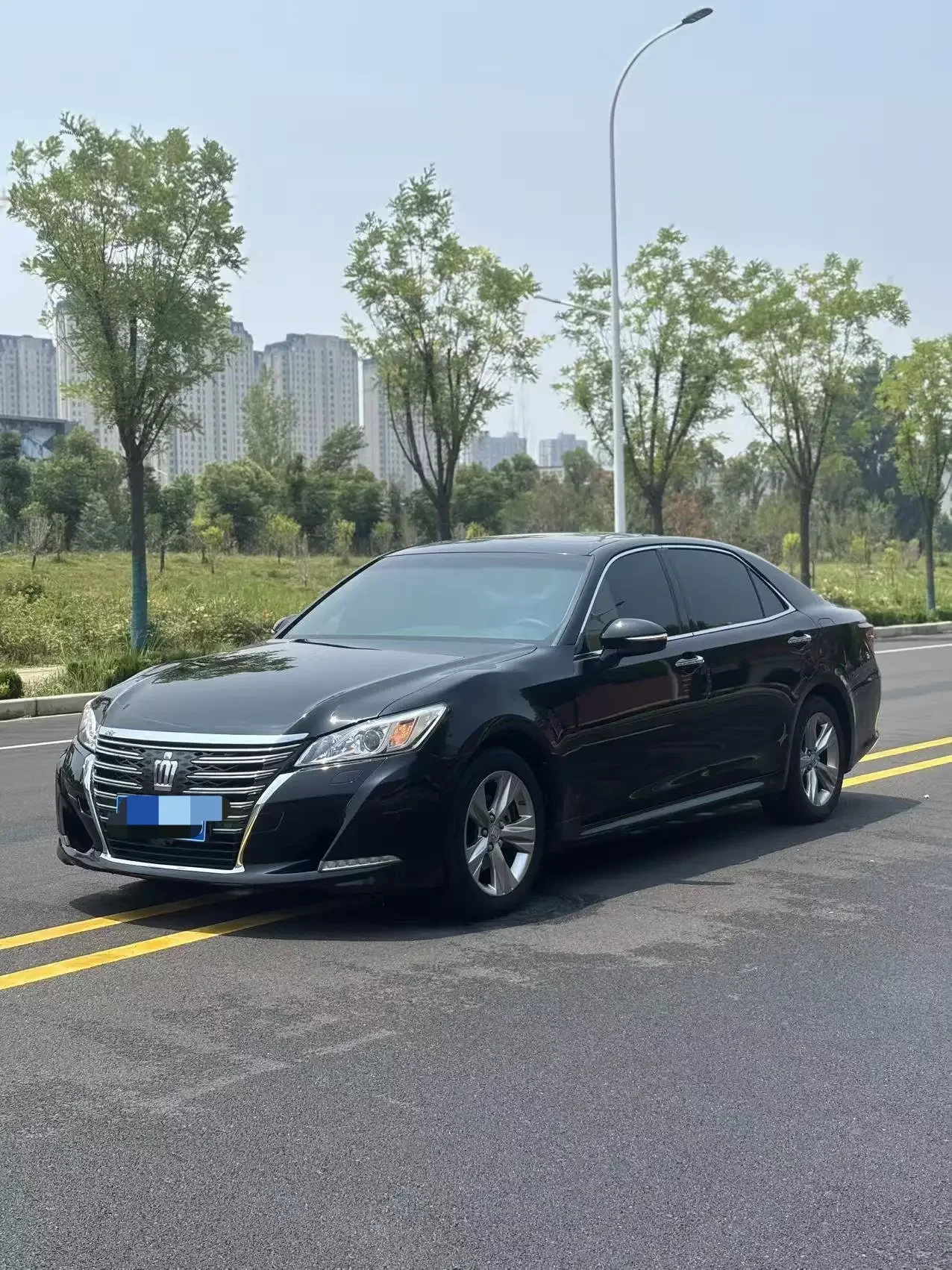 Toyota crown