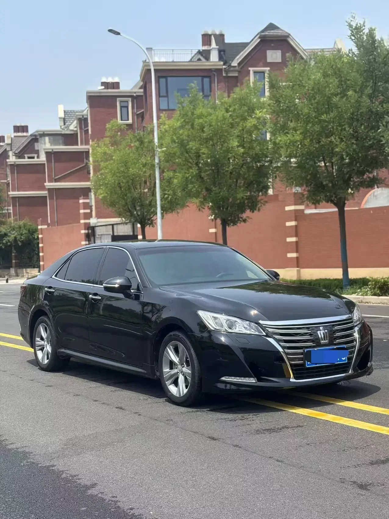 Toyota crown