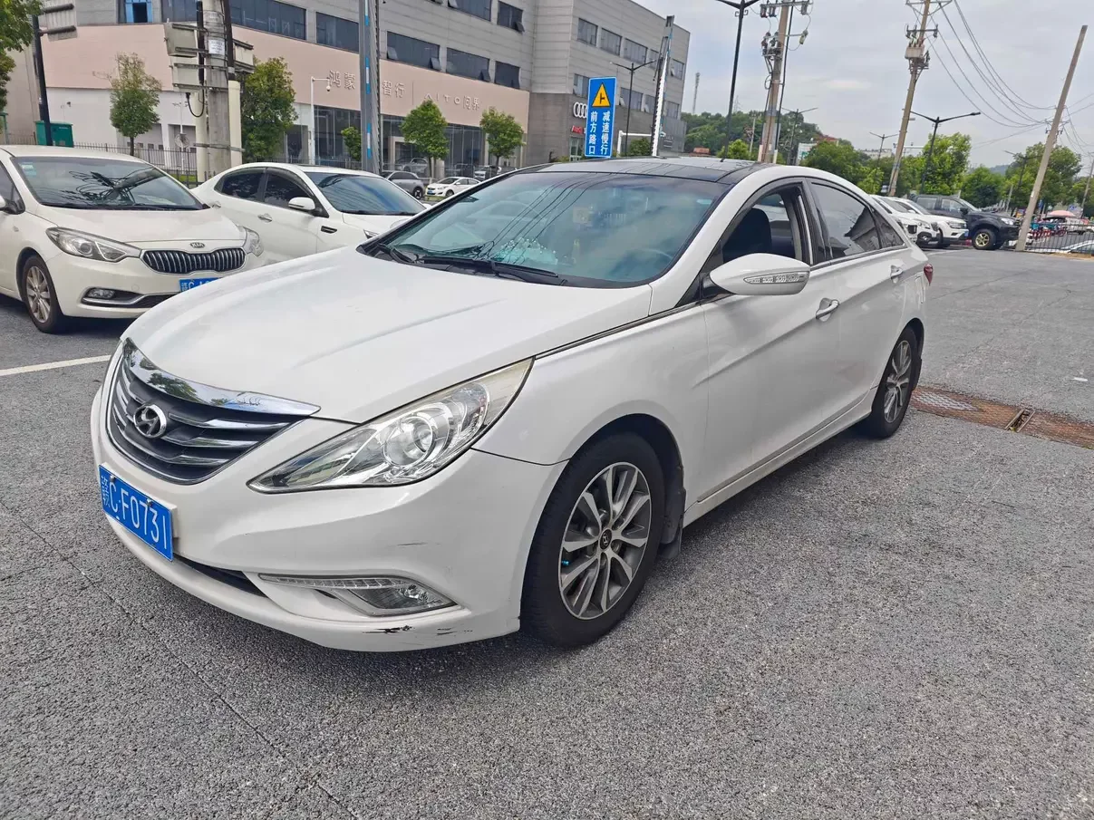 Hyundai sonata eight
