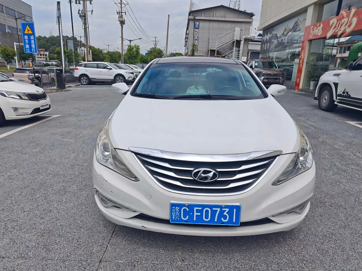 Hyundai sonata eight