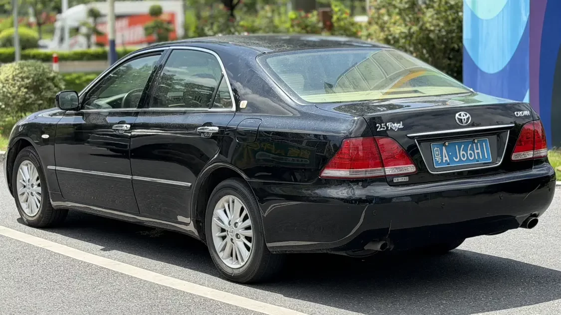 Toyota crown