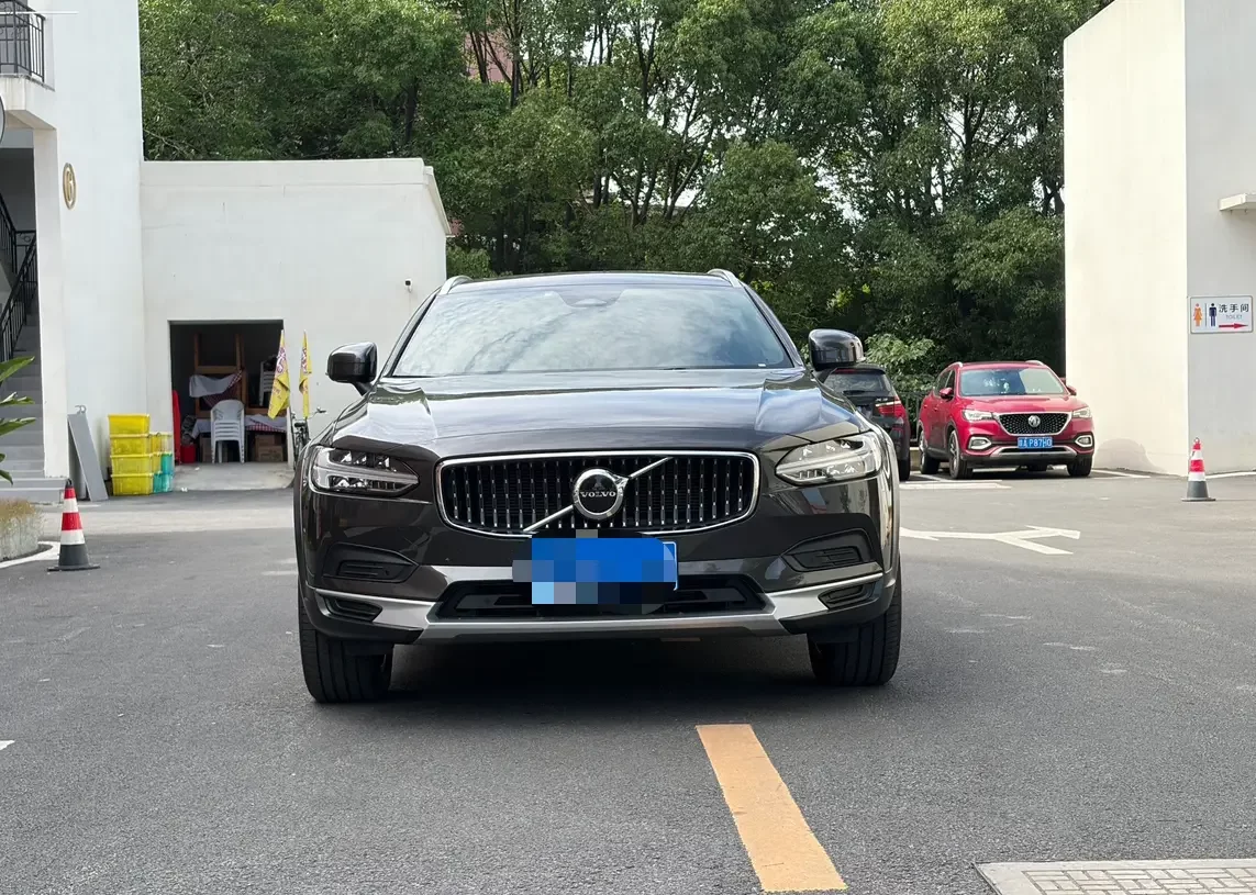 Volvo V90