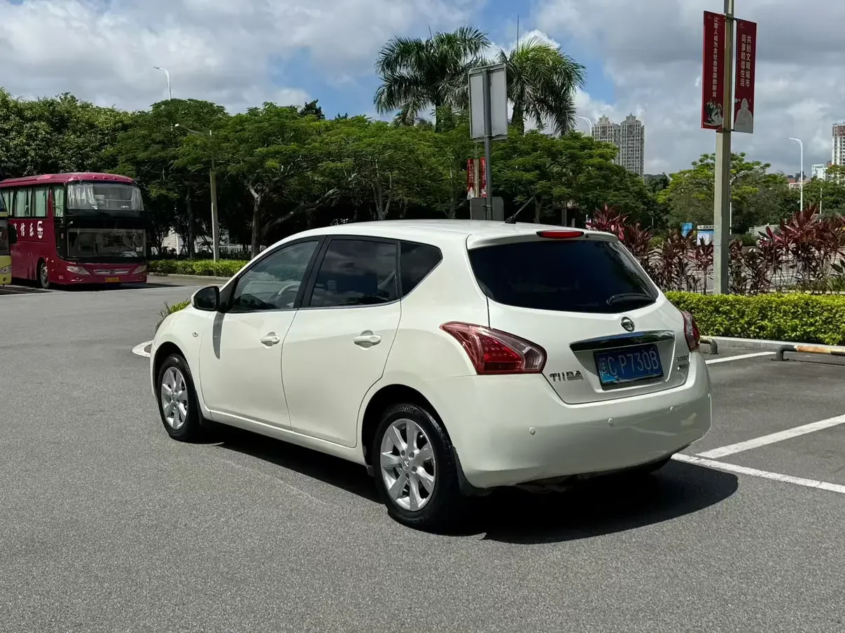 Nissan Tiida