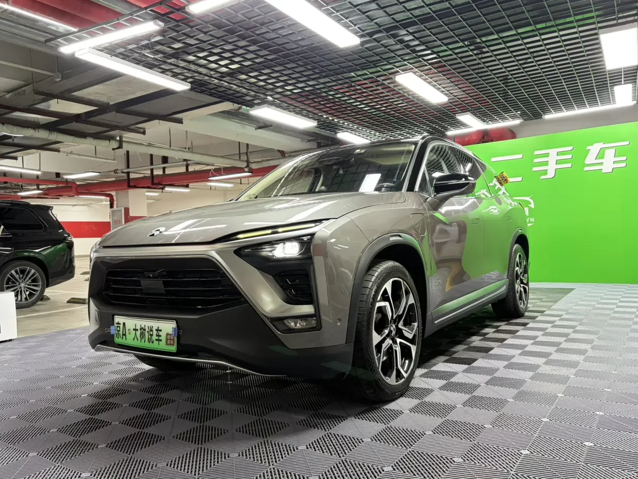 NIO ES8
