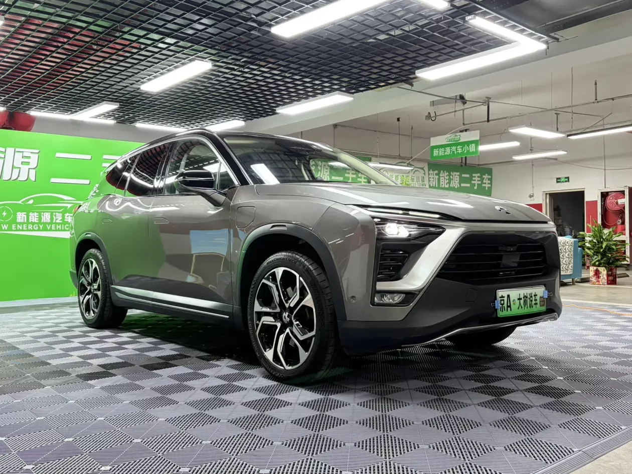 NIO ES8