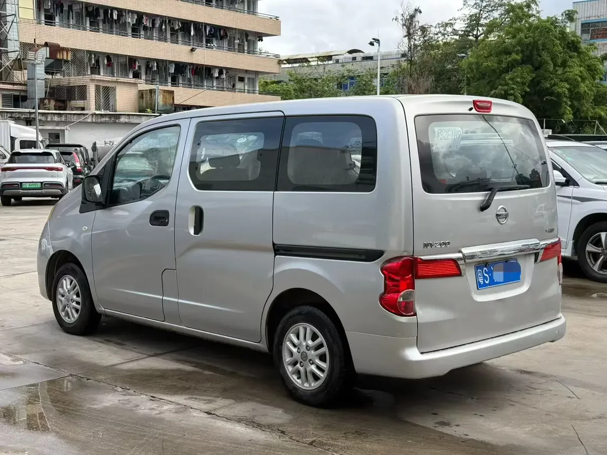 Nissan NV200