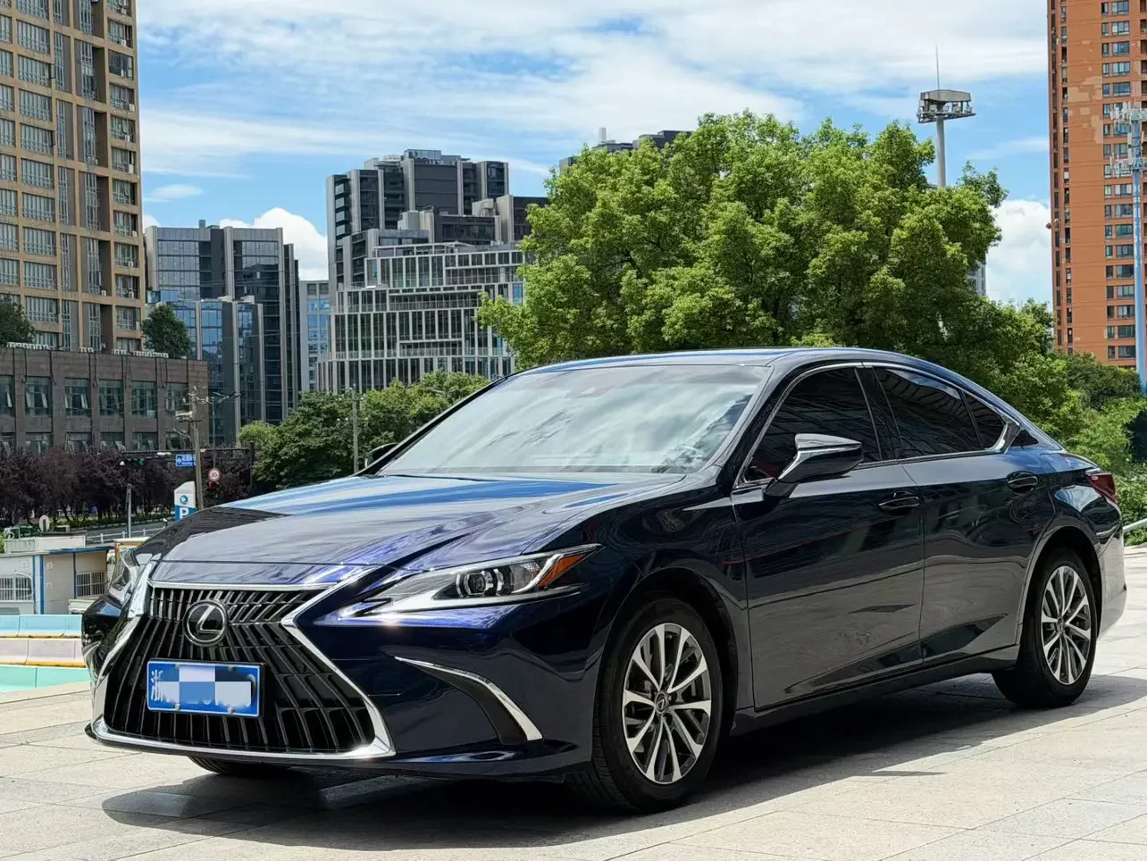 Lexus ES