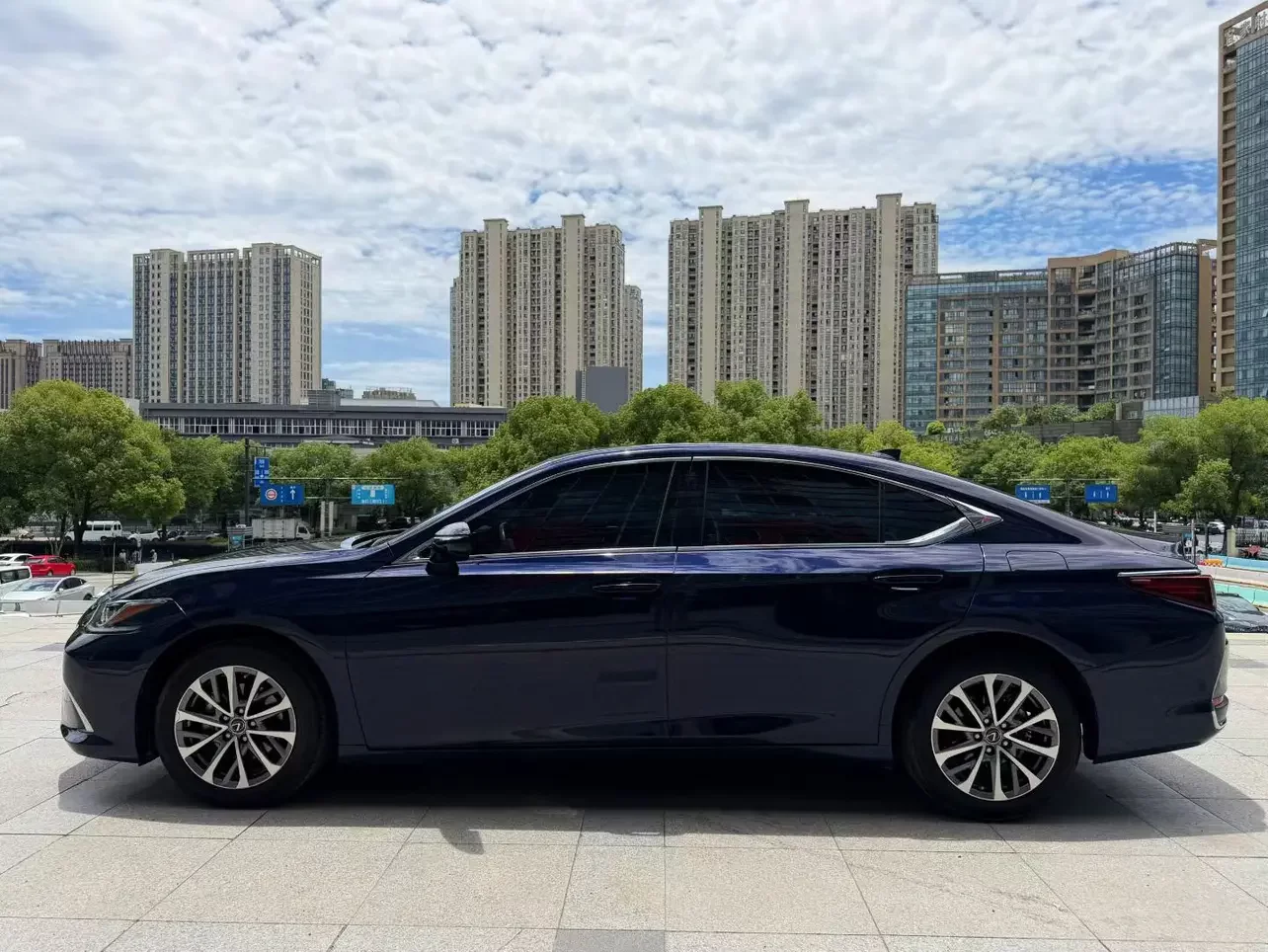 Lexus ES