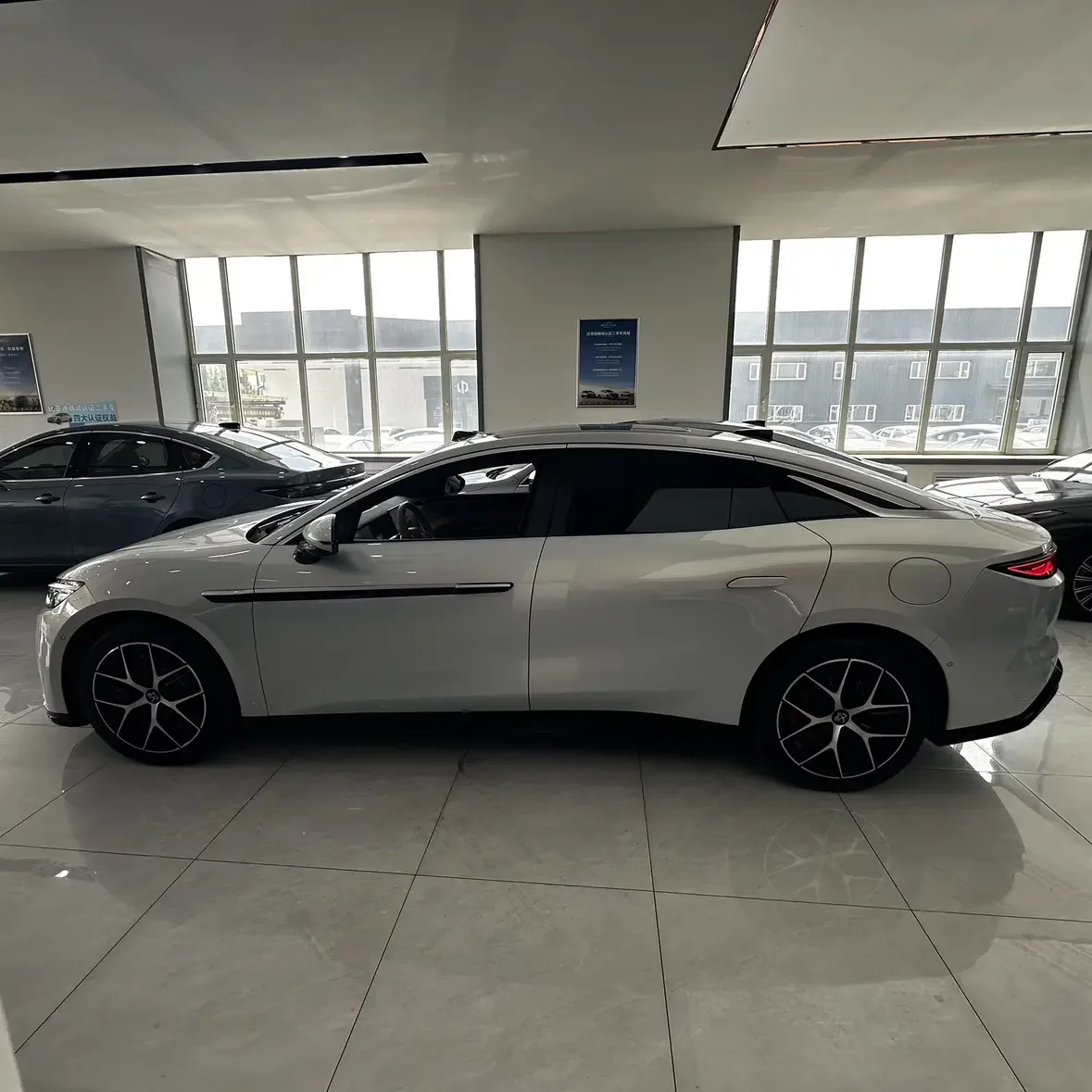 BYD Han L EV