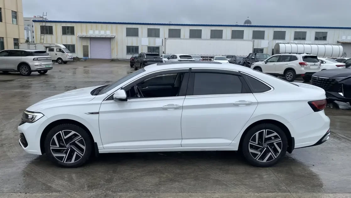 Volkswagen Sagitar