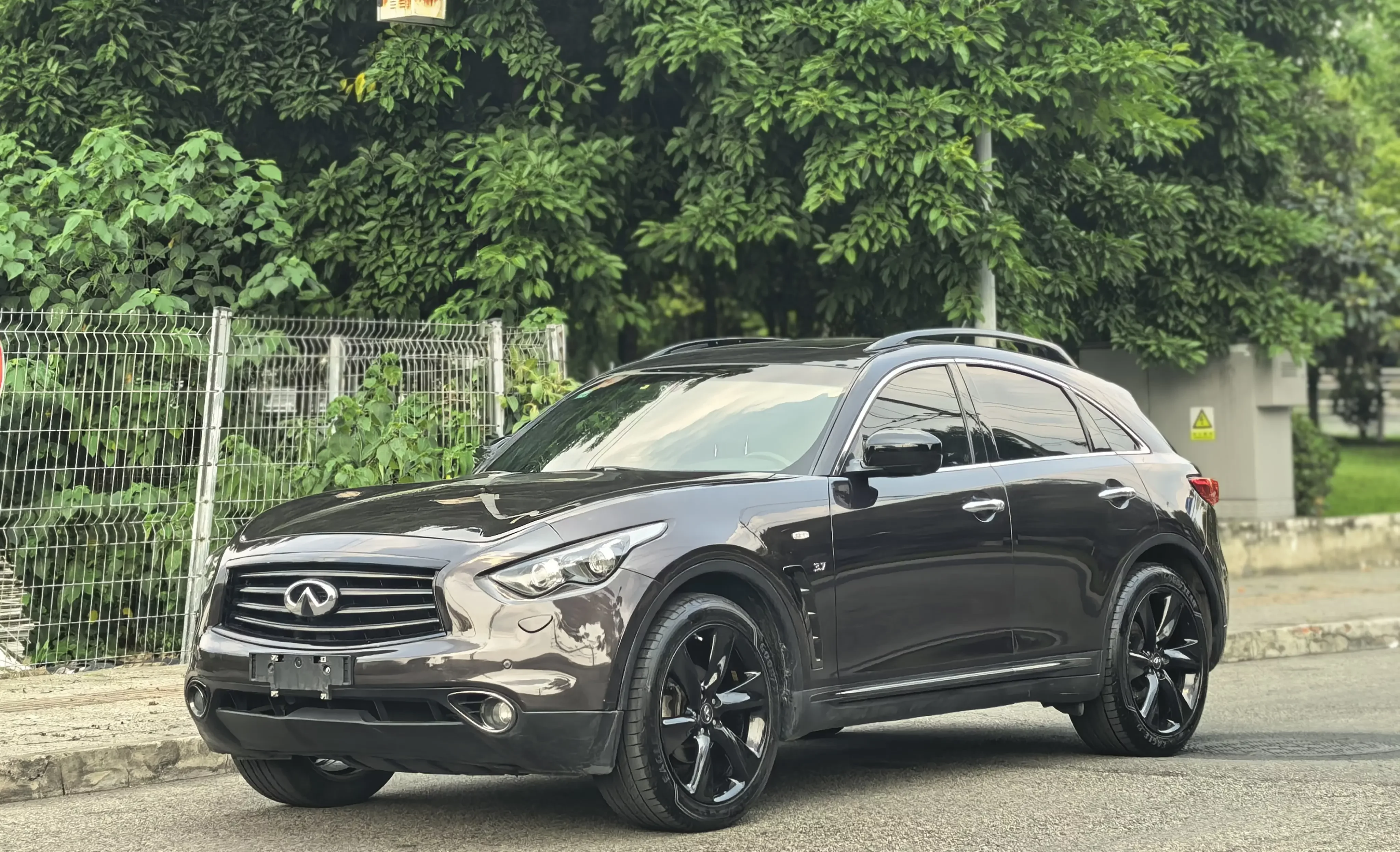 Infiniti QX70  из Китая
