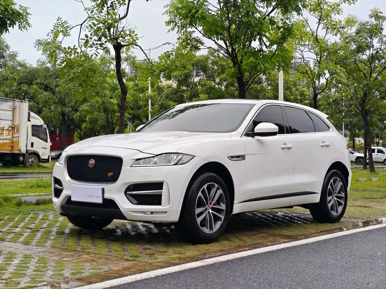 Jaguar F-PACE  из Китая